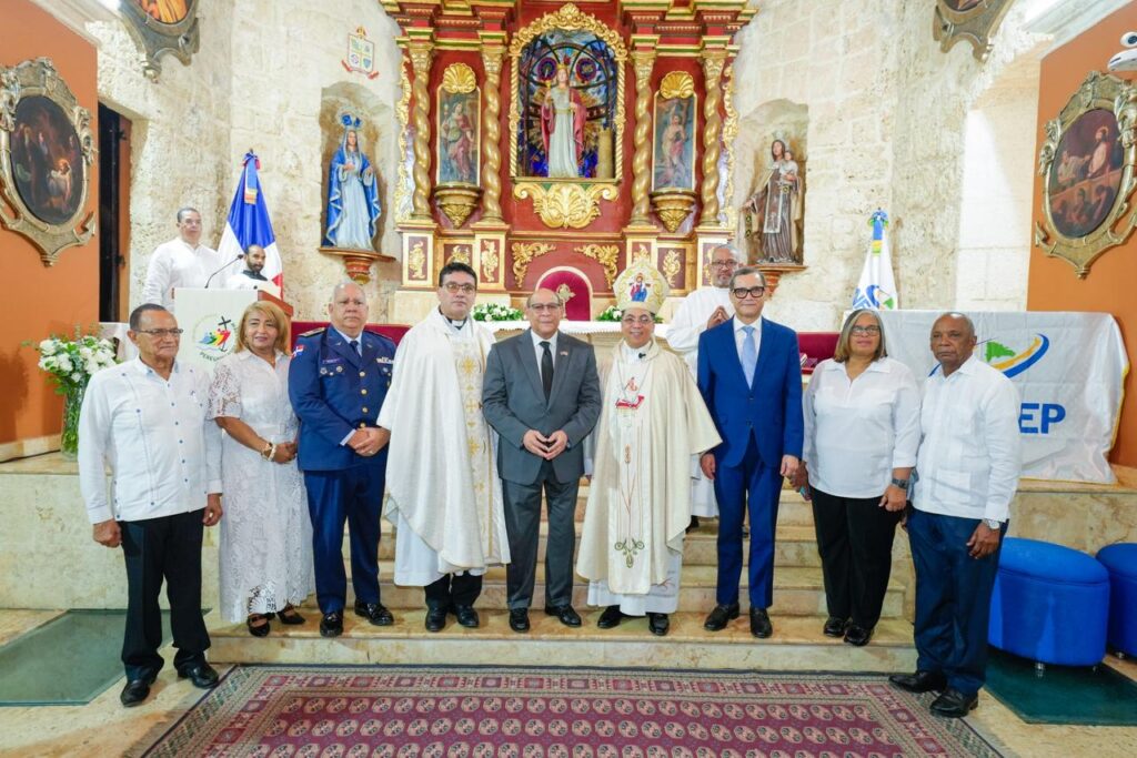 Con una misa de acción de gracias celebrada en la iglesia Santa Bárbara de la Zona Colonial, el Instituto Nacional de Formación Técnico Profesional (INFOTEP) conmemoró su 45.º aniversario, resaltando una trayectoria de expansión, innovación y transformación que ha impactado la vida de más de 13 millones 629 mil dominicanos y dominicanas en cuatro décadas y media de servicio al desarrollo nacional.