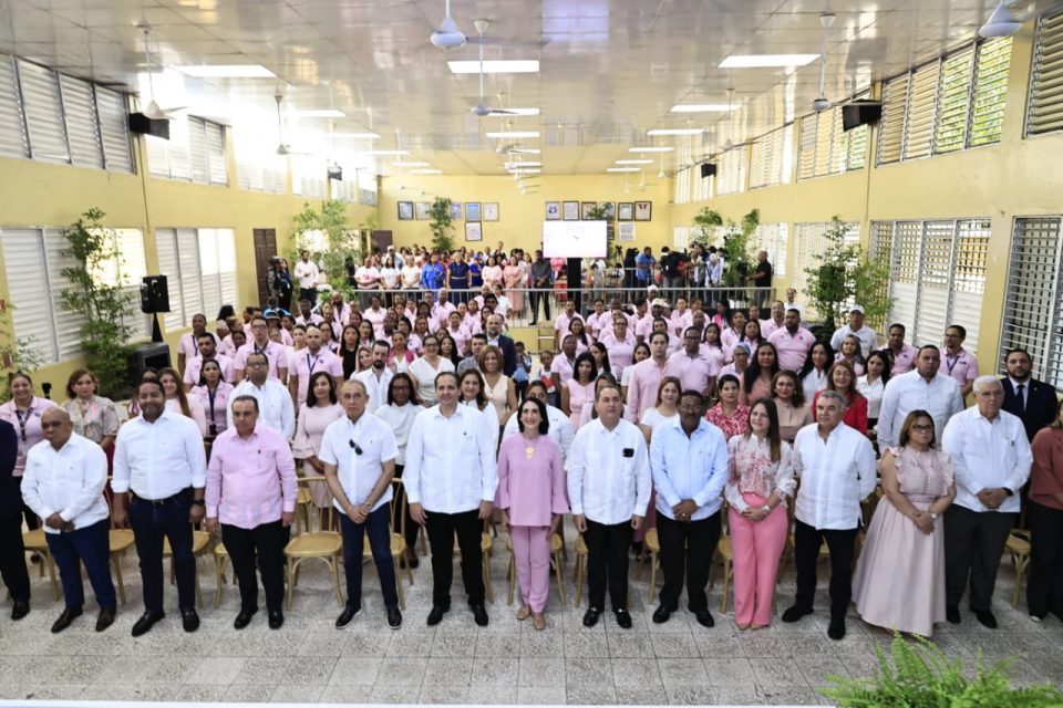 El Programa para la Detección Oportuna de Cáncer de Mama, Cervicouterino y Próstata, desarrollado por el Servicio Nacional de Salud (SNS) junto a la Oficina de la Primera Dama, ha logrado impactar a 124 mil personas desde su puesta en marcha en 2021 hasta septiembre de 2025.