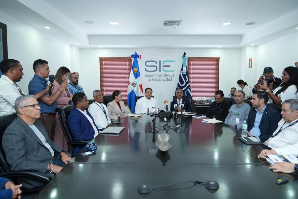 El ministro de Energía y Minas, Joel Santos, informó este viernes que Comité de Fallas del Organismo Coordinador del Sistema Eléctrico Nacional Interconectado (OC-SENI), ha identificado hallazgos preliminares que aportan datos relevantes al proceso.