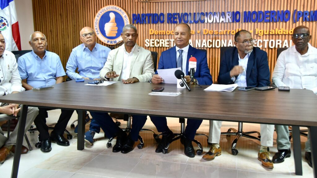 El Frente Agropecuario del Partido Revolucionario Moderno (PRM) anunció para el sábado 13 de diciembre su ya tradicional Feria Navideña con productos como pollo, cerdo, papas, plátanos, huevos, hortalizas y otros rubros de consumo masivo a bajos precios y de primera calidad.