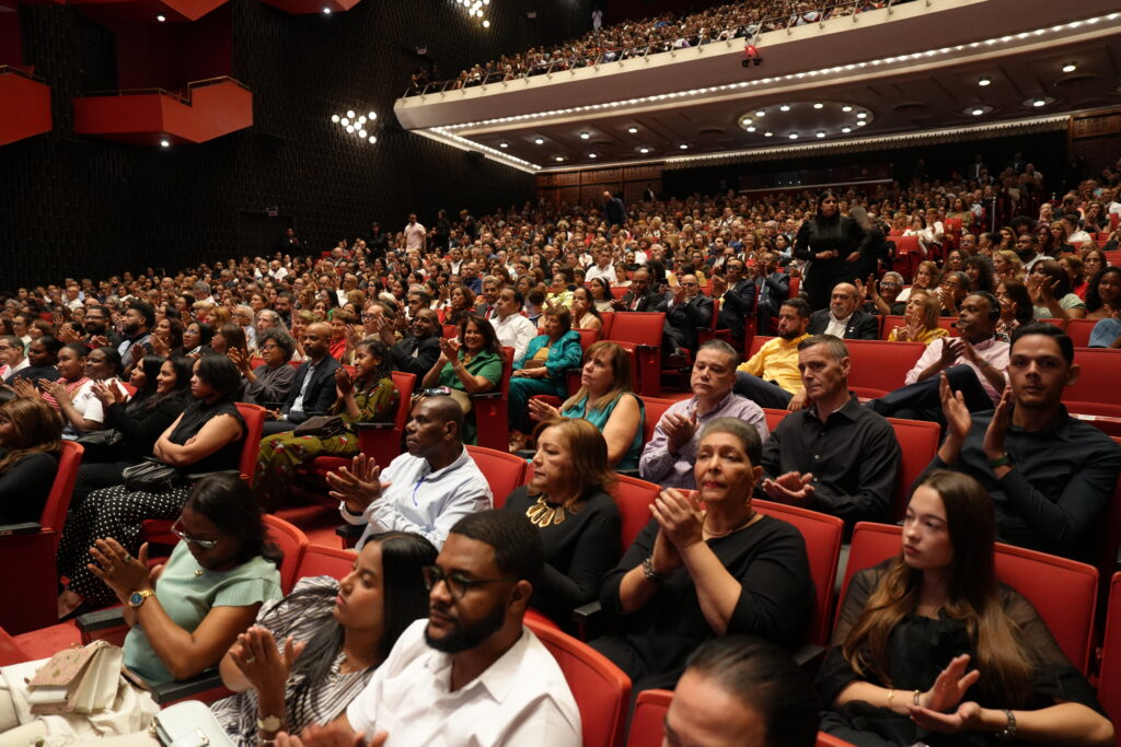 El Instituto Dominicano de las Telecomunicaciones (Indotel) presentó el documental de National Geographic “El Último Secreto de Cleopatra”, una producción que narra los hallazgos y descubrimientos científicos de la arqueóloga dominicana Kathleen Martínez sobre la vida y legado de la faraona egipcia Cleopatra.