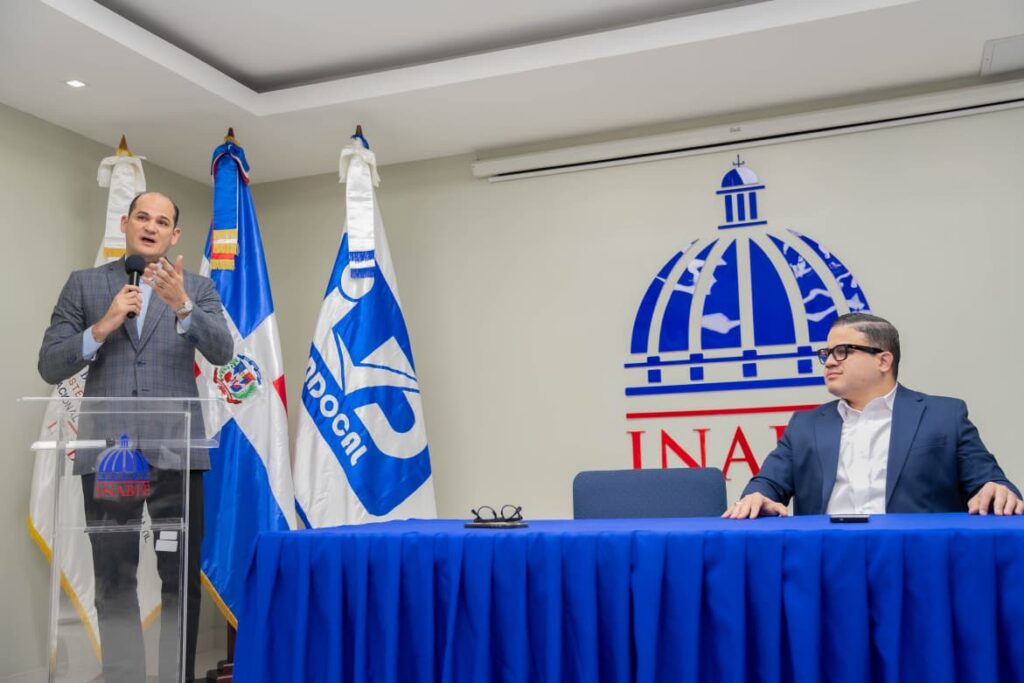 El Instituto Nacional de Bienestar Estudiantil (INABIE) y el Instituto Dominicano para la Calidad (INDOCAL) firmaron un convenio de colaboración interinstitucional orientado a fortalecer la gestión operativa y la transparencia del INABIE, así como garantizar servicios más eficientes y confiables para la comunidad estudiantil del sistema público.