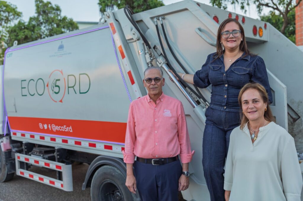 - La Alcaldía del Distrito Nacional y la Unidad Ejecutora ECO5RD iniciaron los trabajos correspondientes a la Ruta de la Limpieza Navideña, un operativo conjunto que se desarrollará en la capital desde el 16 de diciembre hasta el 9 de enero