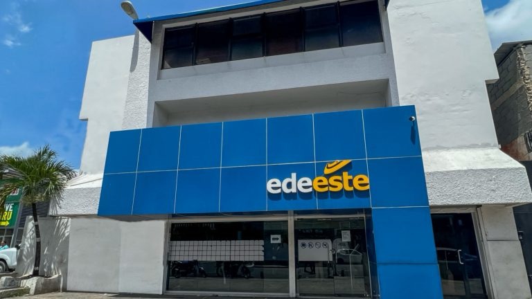 La Empresa Distribuidora de Electricidad del Este (Edeeste) presentó ante la Procuraduría General Adjunta Para el Sistema Eléctrico (PGASE) una denuncia formal a los fines de que se inicie la investigación correspondiente, en lo relativo a la destrucción de decenas de medidores en el municipio Quisqueya, provincia San Pedro de Macorís, y que se pueda determinar quiénes son los responsables de cometer los hechos denunciados.