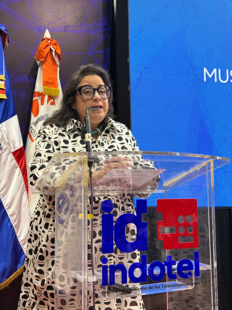 – El Instituto Dominicano de las Telecomunicaciones (Indotel) firmó acuerdos con el Archivo General de la Nación (AGN) y el Museo Memorial de la Resistencia Dominicana para elaborar un Programa Nacional de Educación Digital sobre Historia Dominicana, dirigido a jóvenes, que busca fortalecer el conocimiento histórico y promover el uso significativo de la tecnología con fines educativos.