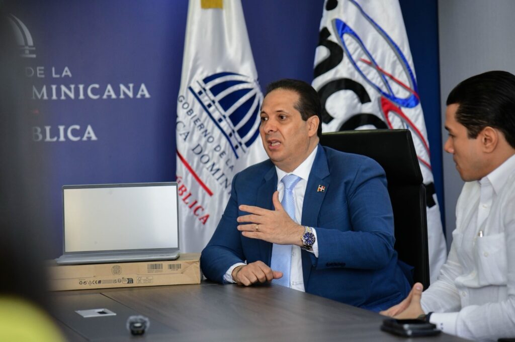 El Ministerio de Salud inició la entrega de equipos médicos especializados con la dotación de un Doppler transcraneal al Instituto Nacional de Coordinación de Trasplantes (INCORT), tecnología que fortalecerá la evaluación neurológica y la toma de decisiones oportunas en los procesos de donación y trasplante de órganos.