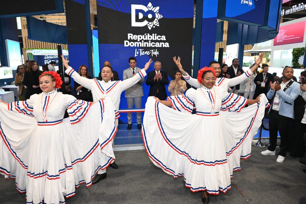  El Banco de Reservas anunció en la feria Vitrina Turística ANATO 2026 que dispone de cómodas condiciones de financiamientos para inversionistas y desarrolladores colombianos que se interesen en levantar proyectos de inversión en ese sector importante de la República Dominicana.