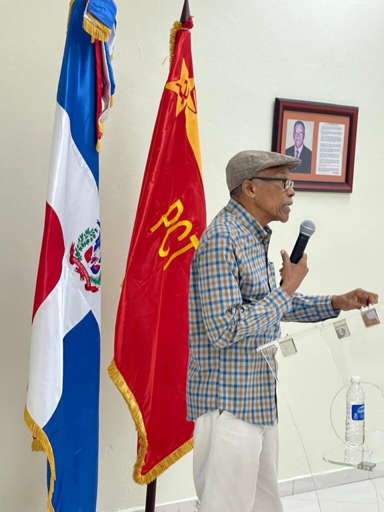  Bajo la consigna “El partido, la lucha de la clase trabajadora, popular de masas y la revolución, es un asunto de conciencia revolucionaria”, el Partido Comunista del Trabajo (PCT) anunció la culminación de su XI Congreso Nacional. El evento marcó un hito en la organización con la elección de Aquiles Castro como nuevo secretario general, sucediendo a Manuel Salazar.