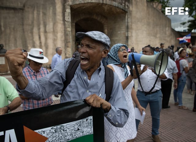  Bajo la consigna “El partido, la lucha de la clase trabajadora, popular de masas y la revolución, es un asunto de conciencia revolucionaria”, el Partido Comunista del Trabajo (PCT) anunció la culminación de su XI Congreso Nacional. El evento marcó un hito en la organización con la elección de Aquiles Castro como nuevo secretario general, sucediendo a Manuel Salazar.