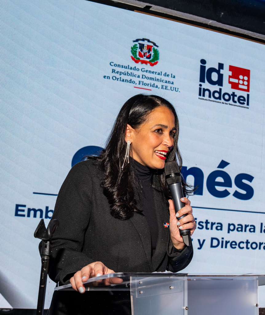 El Instituto Dominicano de las Telecomunicaciones (INDOTEL) y el Instituto de Dominicanos y Dominicanas en el Exterior (INDEX) continuaron en la ciudad de Orlando la implementación de la campaña de alfabetización digital y educación financiera, durante un encuentro con representantes de la prensa y de la comunidad dominicana, orientado a promover el uso seguro de herramientas digitales y el envío responsable de remesas por canales digitales.