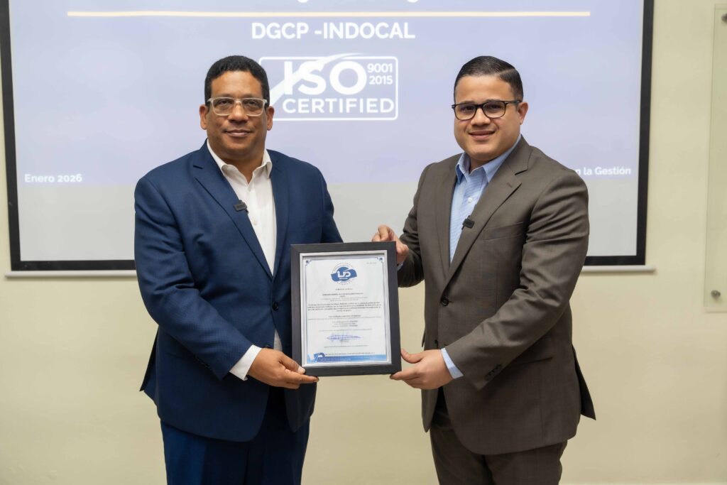 La Dirección General de Contrataciones Públicas (DGCP) recibió la certificación ISO 9001:2015 en el proceso de habilitación de unidades de compras en el Sistema Electrónico de Contrataciones Públicas (SECP), otorgada por el Instituto Dominicano para la Calidad (Indocal), como resultado de la implementación de un Sistema de Gestión de la Calidad conforme a estándares internacionales.