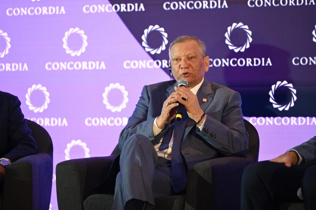 El presidente ejecutivo del Banco de Reservas de la República Dominicana, doctor Leonardo Aguilera, afirmó que el crecimiento sostenido de la inversión extranjera directa en el país responde al clima de estabilidad institucional, respeto a la seguridad jurídica y confianza en las políticas públicas impulsadas por el Gobierno.