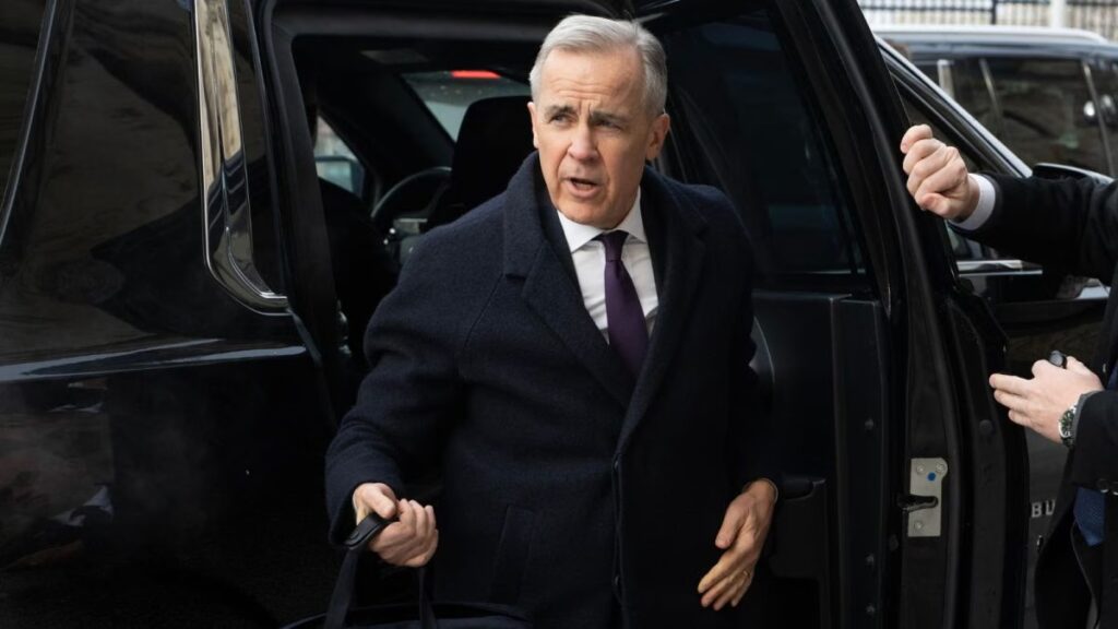 La tranquilidad de la comunidad de Tumbler Ridge, en la provincia canadiense de Columbia Británica, se transformó en tragedia tras un tiroteo ocurrido dentro de una escuela secundaria que dejó al menos 10 personas fallecidas y más de 25 heridas, en uno de los ataques más impactantes registrados en centros educativos del país en los últimos años.