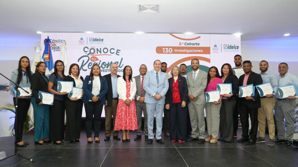 El Instituto Dominicano de Evaluación e Investigación de la Calidad Educativa (Ideice)
anunció la realización de 130 estudios que desarrollarán este año, 192 docentes investigadores en centros
educativos de las 18 demarcaciones del país, a través del programa “Conoce tu Regional Investigado” (CTRI).