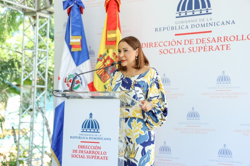 La Dirección de Desarrollo Social Supérate inauguró el Centro de Superación Comunitaria Los Ríos, en la provincia Bahoruco, como parte de los esfuerzos para promover la inclusión social y el desarrollo de capacidades en comunidades en situación de vulnerabilidad.