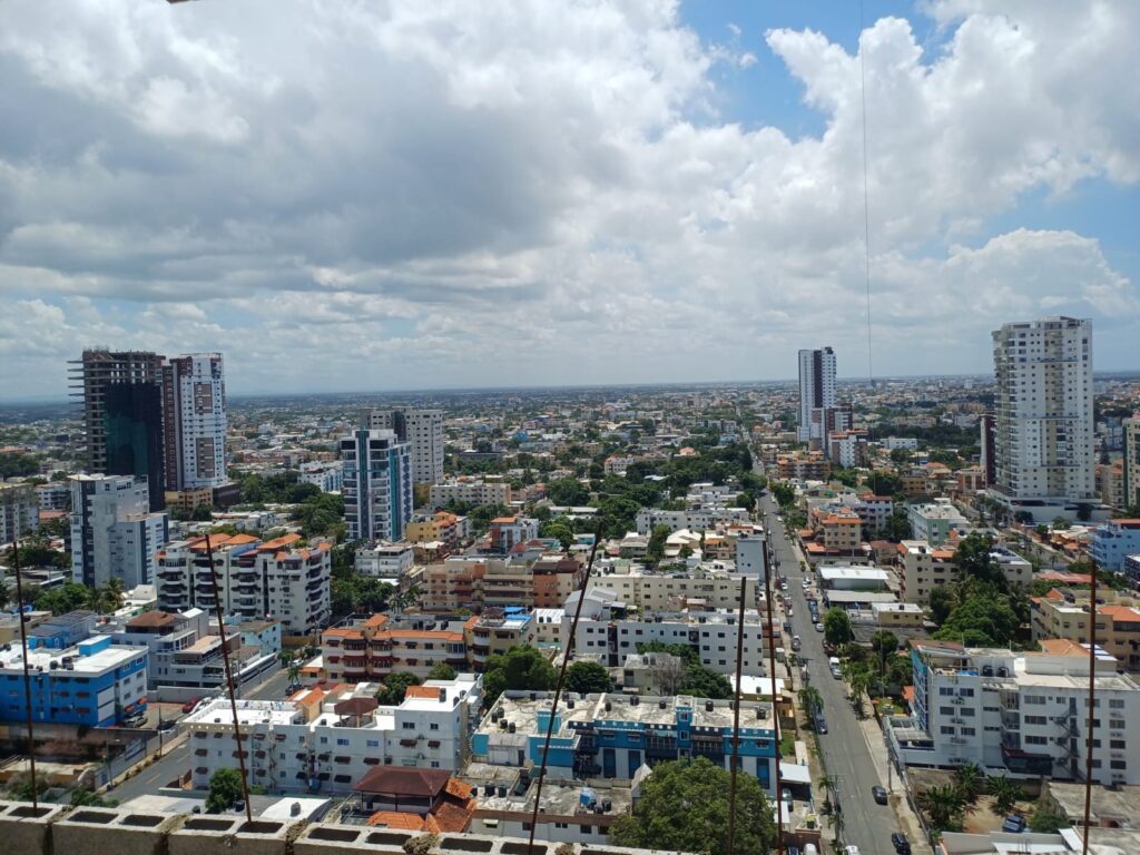  el auge y dinamismo experimentado en el sector construcción e inmobiliario en esta ciudad, la Asociación de Constructores de Santo Domingo Este, lanza la primera Expo Inmobiliaria Acosde 2026, exclusiva para la región.