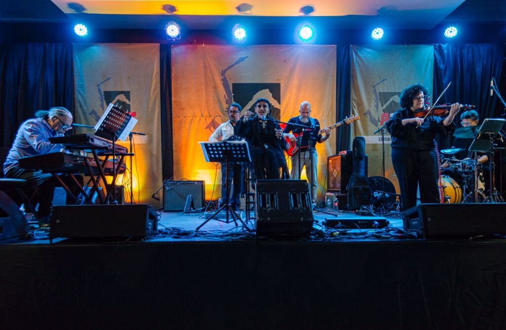 El Centro Cultural Banreservas Santiago anunció la presentación del concierto “Pat Pereyra & banda”, una velada musical que reunirá a destacados músicos dominicanos bajo la voz de una de las intérpretes más singulares del jazz y el blues en el país.