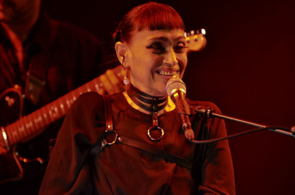 El Centro Cultural Banreservas Santiago anunció la presentación del concierto “Pat Pereyra & banda”, una velada musical que reunirá a destacados músicos dominicanos bajo la voz de una de las intérpretes más singulares del jazz y el blues en el país.