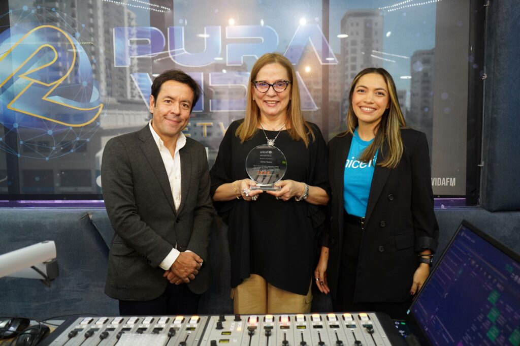 El Fondo de las Naciones Unidas para la Infancia (UNICEF) otorgó un reconocimiento especial a los integrantes de su Consejo Asesor Empresarial en República Dominicana, destacando su compromiso sostenido durante nueve años consecutivos en favor de la niñez.