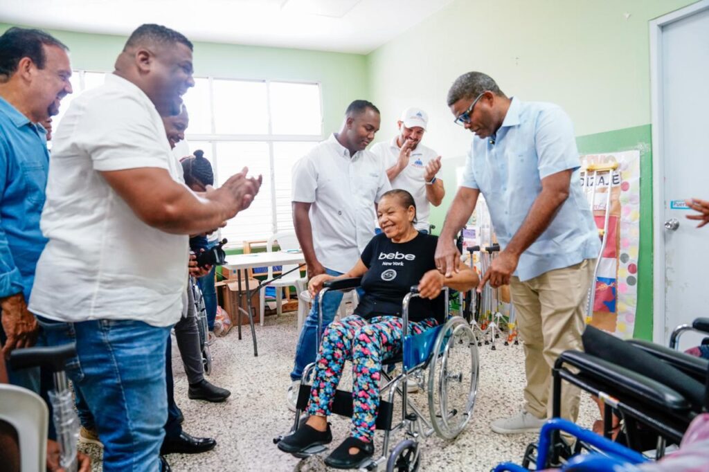 Al encabezar este domingo la Jornada de Inclusión Social “Primero Tú”, el director de Propeep Robert Polanco, expresó que esta fecha es una oportunidad para reconocer el papel fundamental que ha desempeñado la mujer en la República Dominicana.