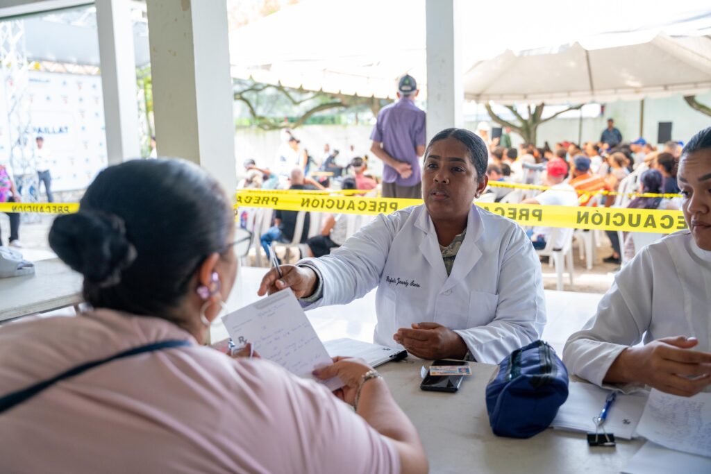 El Gobierno dominicano, a través de la Dirección de los Proyectos Estratégicos y Especiales de la Presidencia (Propeep), llevó durante dos días consecutivos su jornada de inclusión social “Primero Tú” a las provincias La Vega y Espaillat.