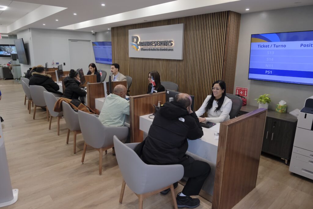  El Banco de Reservas realizará su tercera feria inmobiliaria del 18 al 20 de marzo en Nueva York, y del 21 al 22 en Lawrence, Massachusetts, dirigida a la diáspora dominicana y a inversionistas de otras nacionalidades interesados en adquirir una vivienda en la República Dominicana.