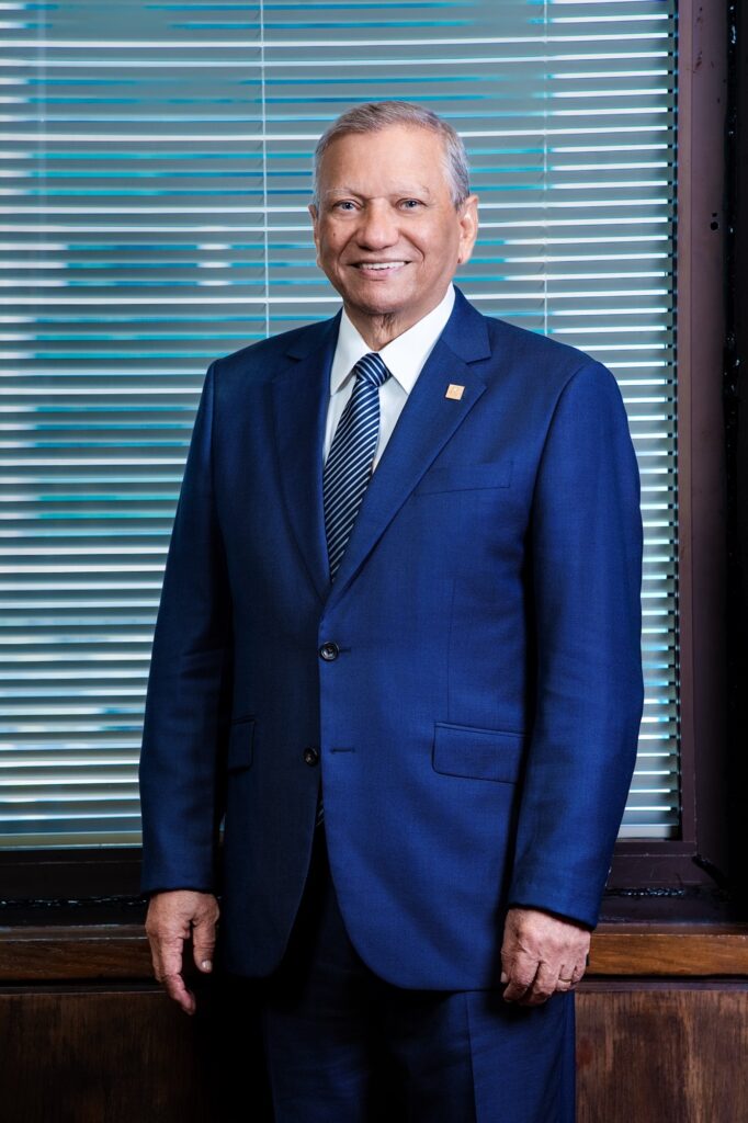 La prestigiosa revista internacional Global Finance otorgó al
Banco de Reservas cuatro importantes reconocimientos, entre ellos el de Mejor
Banco de la República Dominicana, consolidando su posicionamiento como
referente del sistema financiero nacional.
La entidad fue distinguida como Mejor Proveedor de Financiamiento de
Comercio Exterior en el Caribe, Mejor Proveedor de Financiamiento de Comercio
Exterior en la República Dominicana y Mejor Proveedor de la Cadena de
Suministro en el Caribe.