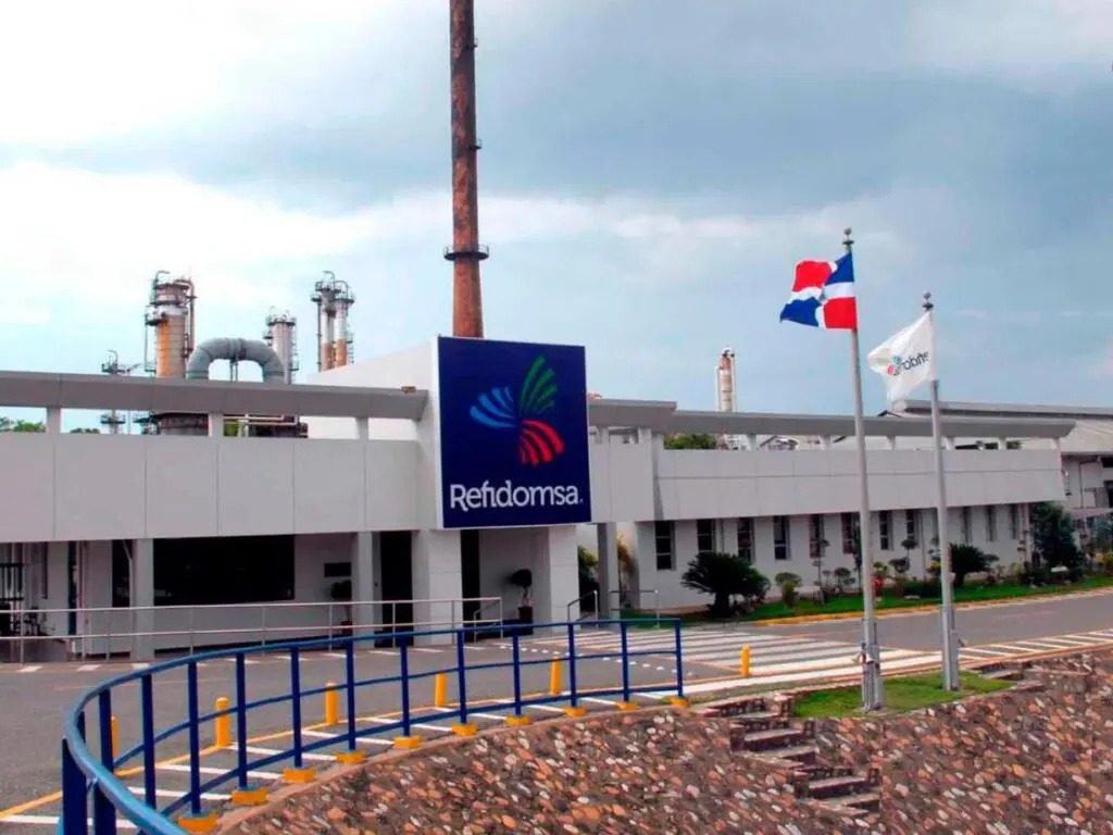 La Refinería Dominicana de Petróleo (Refidomsa) informó que durante el
primer trimestre de 2026 registró un importante crecimiento en el volumen de ventas de
combustibles, consolidando un desempeño operativo destacado y fortaleciendo su
posicionamiento en el mercado nacional.