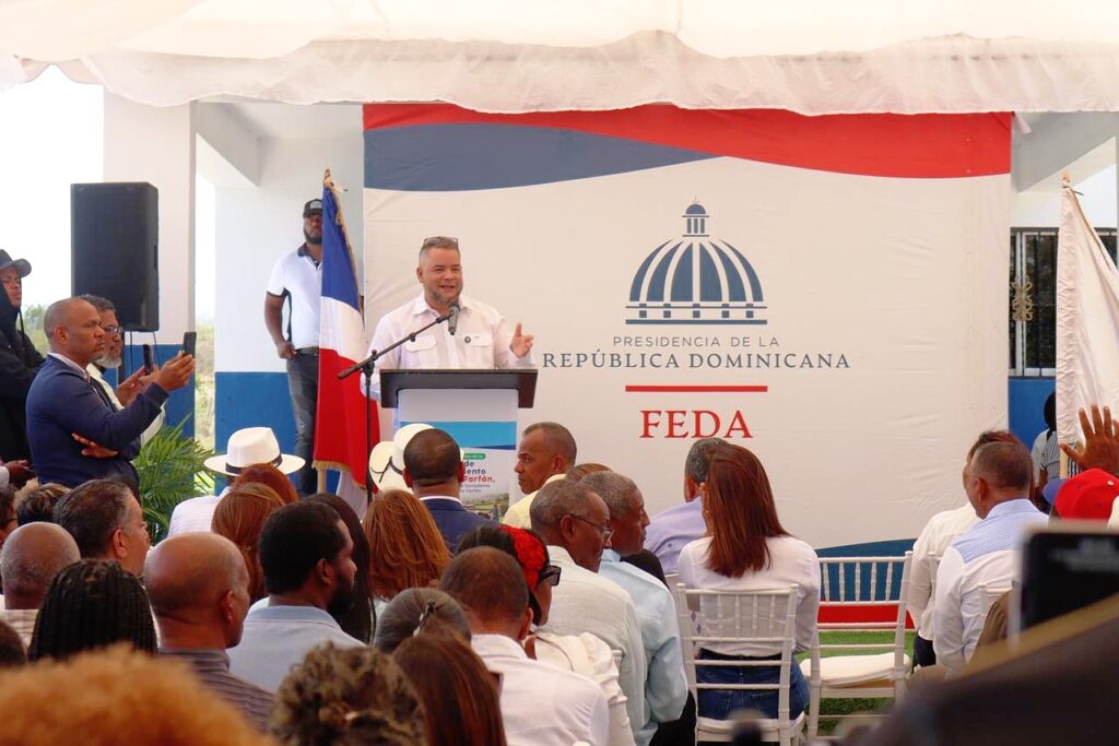 Como un hito para la agro-industrialización del Sur del país, inició sus operaciones este miércoles la Planta de Procesamiento de Lácteos Farfán, la cual fue remozada y puesta en funcionamiento por el Fondo Especial para el Desarrollo Agropecuario (FEDA), dirigido por Hecmilio Galván, en beneficio de la Asociación de Ganaderos de Las Matas de Farfán, marcando un paso trascendental para el fortalecimiento del sector agropecuario en la región de El Valle.