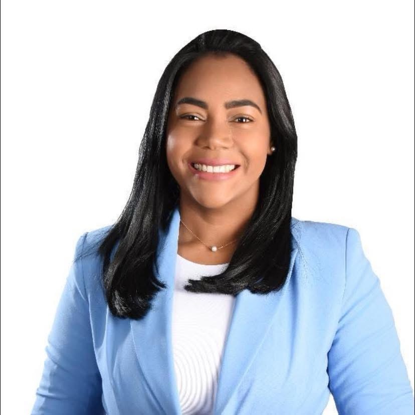 La diputada Leyvi Bautista emitió un comunicado oficial en el que responde de manera firme a recientes informaciones difundidas en plataformas digitales que intentan vincularla, junto a su familia, con presuntos hechos irregulares.