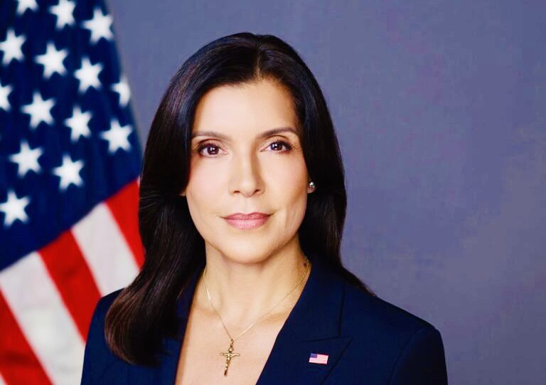  La embajadora de los Estados Unidos en República Dominicana, Leah Francis Campos, afirmó este martes que el acuerdo firmado entre ambas naciones para el ingreso temporal de nacionales de terceros países deportados desde territorio estadounidense se ejecutará respetando plenamente la legislación dominicana y la soberanía nacional.