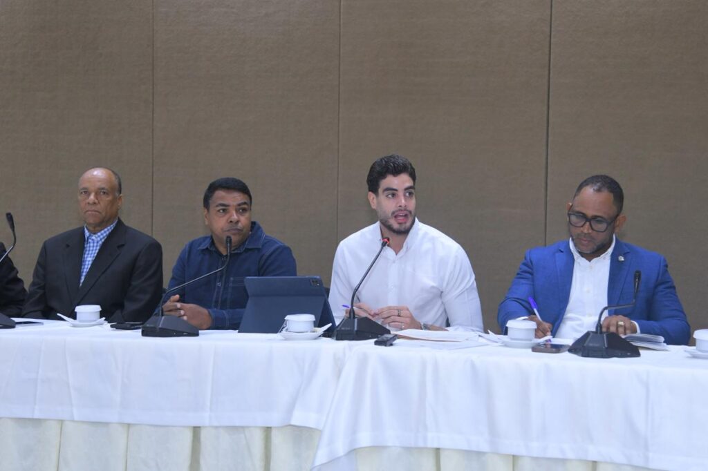 La Comisión Permanente de Movilidad y Transporte de la Cámara de Diputados inició un proceso de diálogo con representantes de diferentes federaciones y asociaciones de motoconchos del país.