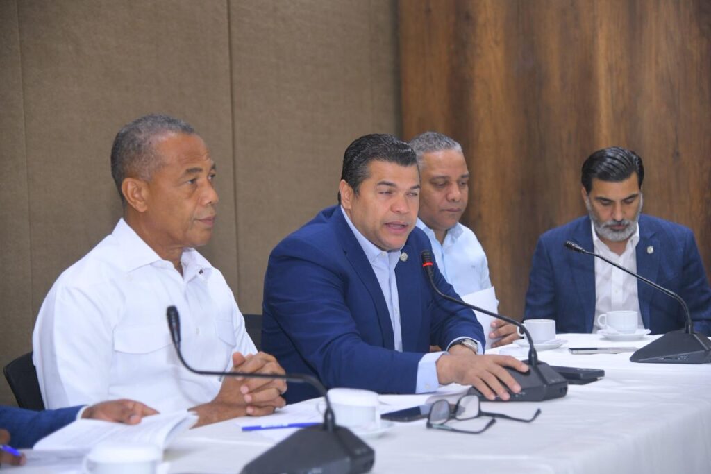 La Comisión Permanente de Movilidad y Transporte de la Cámara de Diputados inició un proceso de diálogo con representantes de diferentes federaciones y asociaciones de motoconchos del país.