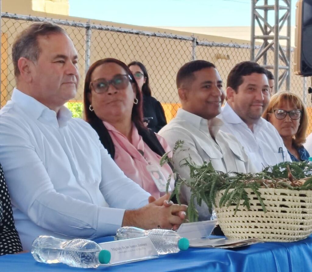 El Ministerio de Agricultura dejó iniciado este martes el Programa Siembra Tamarindo, una iniciativa orientada a transformar a la provincia de Elías Piña en un polo de producción y desarrollo agroindustrial basado en este cultivo, con la participación activa de estudiantes, autoridades locales y representantes comunitarios.