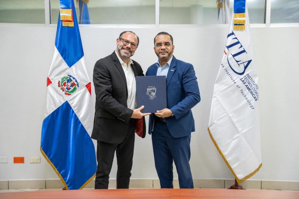  El Instituto Tecnológico de Las Américas (ITLA) y Fortinet, llevaron a cabo la firma de un acuerdo histórico de colaboración estratégica orientada al fortalecimiento del ecosistema de ciberseguridad de la República Dominicana, mediante iniciativas de formación, concientización y desarrollo de capacidades tecnológicas.