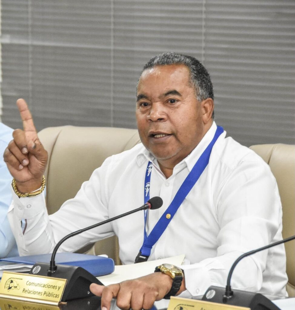 La Asociación Dominicana de Profesores (ADP) valoró como altamente positiva la marcha de la quinta etapa de la Evaluación del Desempeño Docente, destacando los excelentes resultados obtenidos por miles de maestros y maestras en todo el país, lo que evidencia la calidad profesional y el compromiso del magisterio dominicano con una educación pública y de calidad.