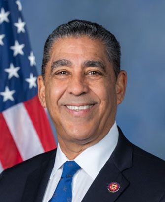 En un vuelco político sin precedentes que redefine el equilibrio de poder en el ala demócrata de la ciudad, la organizadora comunitaria Darializa Avila Chevalier se alzó con la victoria en las elecciones primarias del Distrito Congresional 13 de Nueva York, derrotando al veterano congresista Adriano Espaillat.  