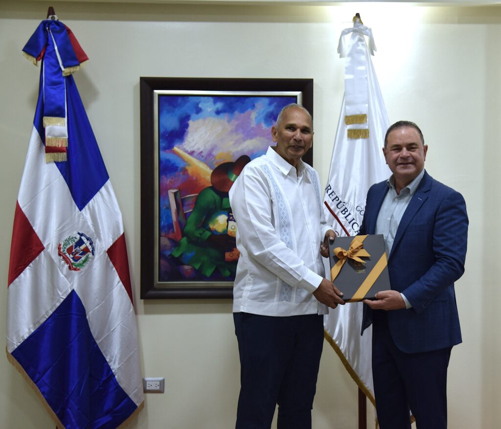 El Ministerio de Agricultura y el Instituto Interamericano de Cooperación para la Agricultura (IICA) acordaron la creación de un Hub Regional de Agronegocios con sede en la República Dominicana, una plataforma que impulsará la innovación, la inversión, el comercio, la capacitación y la cooperación técnica en beneficio de los países miembros del Sistema de la Integración Centroamericana (SICA) y de la Comunidad del Caribe (CARICOM).