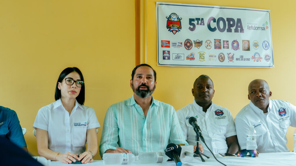 La Fundación Refidomsa dio a conocer los detalles de la Copa
Infantil de Béisbol Fundación Refidomsa, una iniciativa que promueve espacios de
participación deportiva, convivencia y formación para niños y adolescentes del municipio
de Haina.