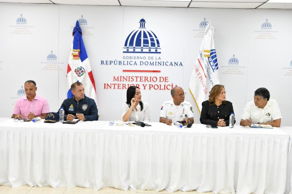 Faride Raful e Intrant regulan paradas de motoconchistas en Santo Domingo Oeste
