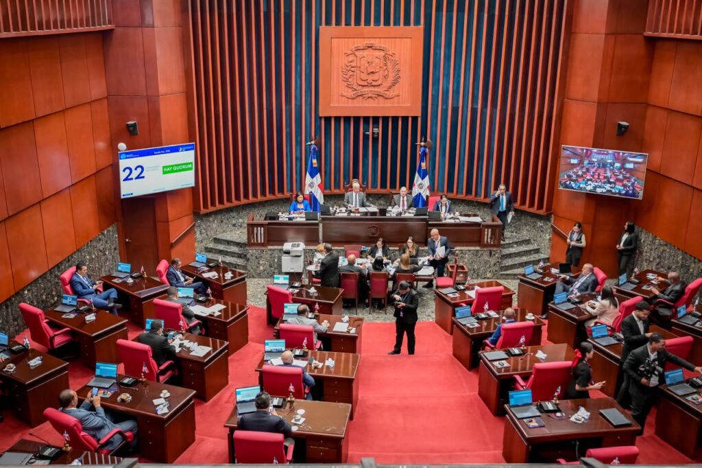 El Senado de la República envió a una Comisión Bicameral el estudio del proyecto de ley conteniendo las medidas procrecimiento económico, simplificación fiscal y mitigación de la crisis internacional, enviado por el Poder Ejecutivo.