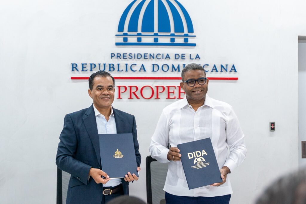  La Dirección General de Proyectos Estratégicos y Especiales de la Presidencia (Propeep) y la Dirección General de Información y Defensa de los Afiliados a la Seguridad Social (DIDA) firmaron este jueves 25 de junio de 2026, en la sede de Propeep, un acuerdo marco de colaboración interinstitucional con el propósito de fortalecer la orientación, educación, promoción y defensa de los derechos de la población en materia de seguridad social e inclusión social.