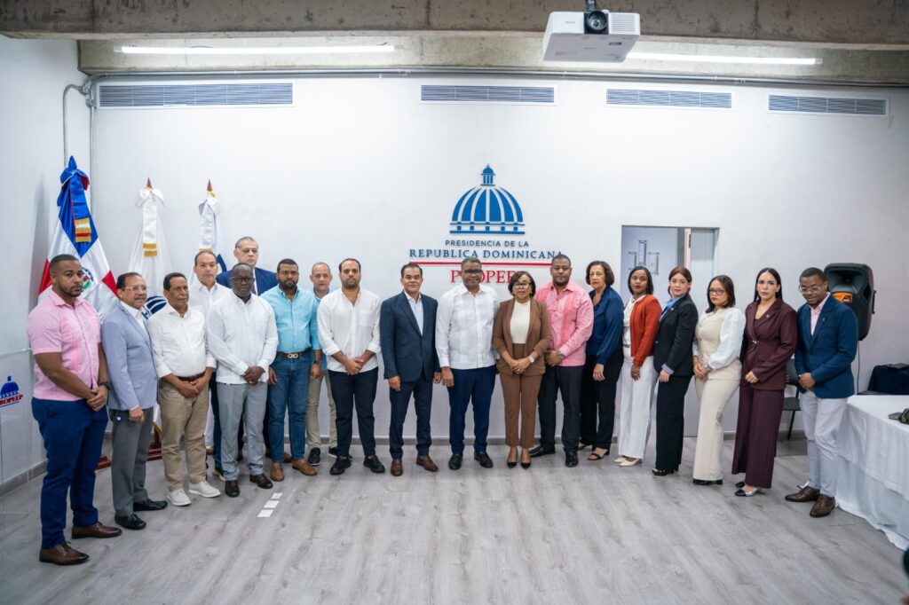 La Dirección General de Proyectos Estratégicos y Especiales de la Presidencia (Propeep) y la Dirección General de Información y Defensa de los Afiliados a la Seguridad Social (DIDA) firmaron este jueves 25 de junio de 2026, en la sede de Propeep, un acuerdo marco de colaboración interinstitucional con el propósito de fortalecer la orientación, educación, promoción y defensa de los derechos de la población en materia de seguridad social e inclusión social.