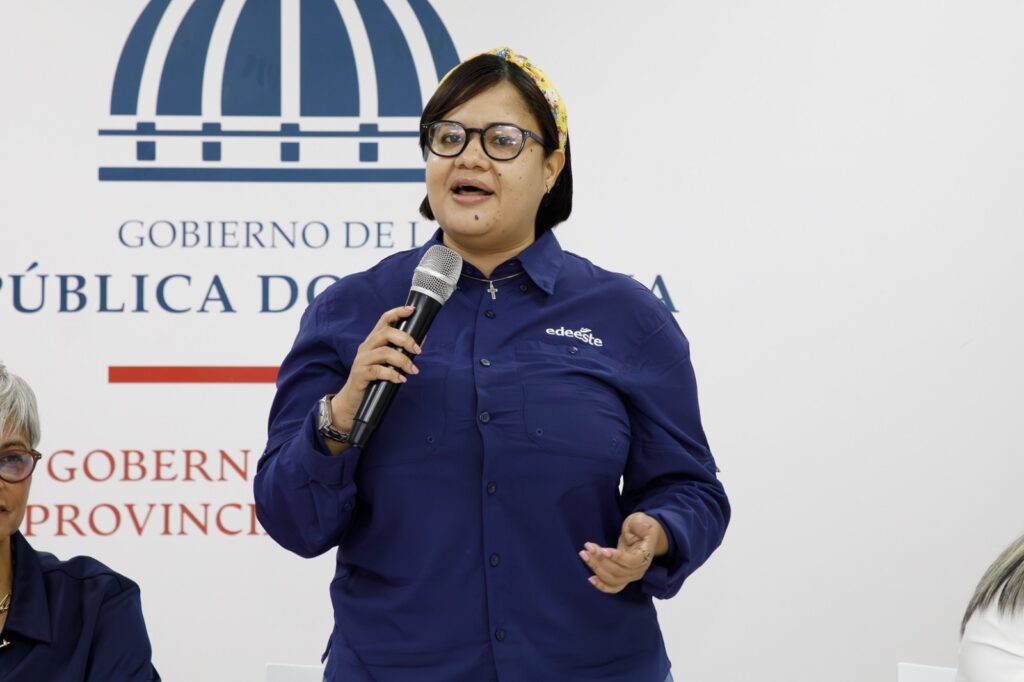 Como parte del compromiso con el fortalecimiento de las relaciones con los actores clave de la comunicación, la Empresa Distribuidora de Electricidad del Este (Edeeste) informó que impartió una charla sobre eficiencia energética dirigida a periodistas, comunicadores, locutores y dueños de medios de comunicación de la provincia Monte Plata.