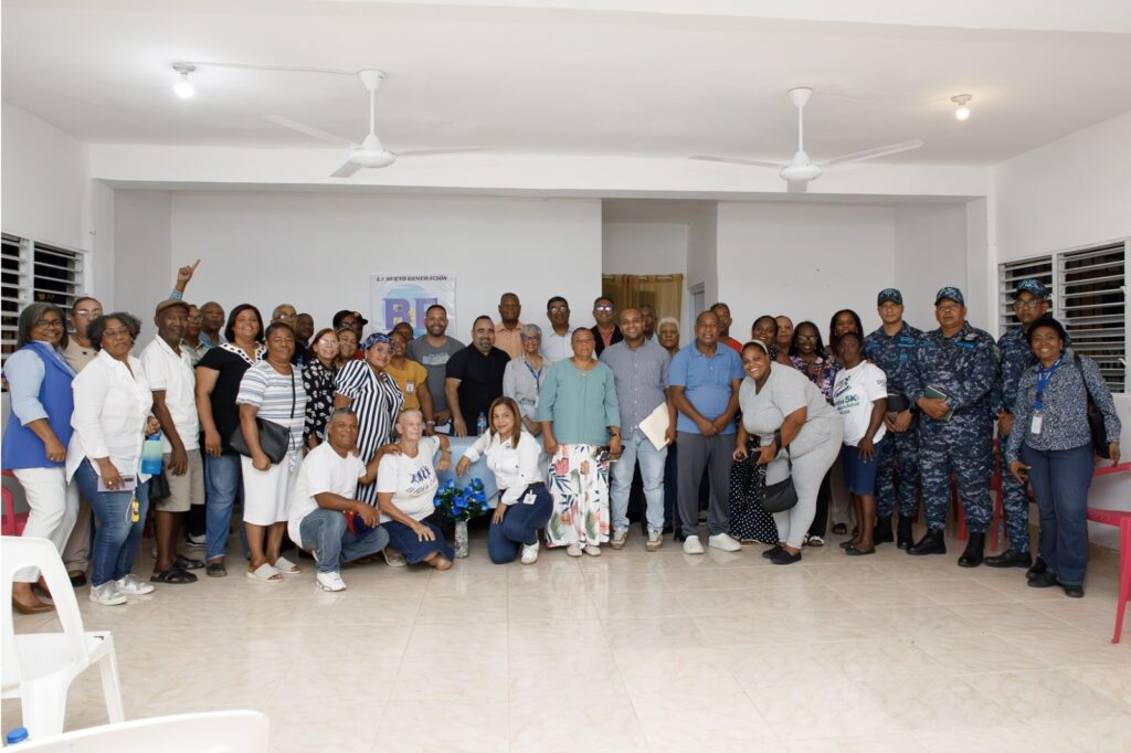  Como parte de su compromiso con un servicio más estable, seguro y eficiente. Representantes de la Empresa Distribuidora de Electricidad del Este (Edeeste), se reunieron con representantes de las juntas de vecinos de Sabana Perdida Norte, municipio Santo Domingo Norte, escenario que sirvió para escuchar peticiones de las comunidades y al mismo tiempo para detallar los trabajos de mejora del servicio ejecutados por la entidad.