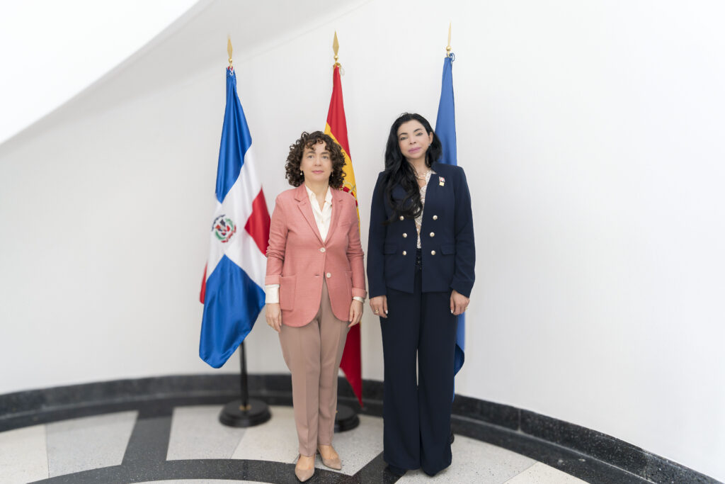 En el marco de una visita a República Dominicana, Álvaro Borrega, subdirector de Cooperación con Centroamérica, México y el Caribe de la Agencia Española de Cooperación Internacional para el Desarrollo (Aecid) y la Procuraduría General de la República realizaron labores de coordinación con el objetivo continuar garantizando la protección de los derechos de las víctimas y de otras iniciativas del órgano persecutor dominicano.