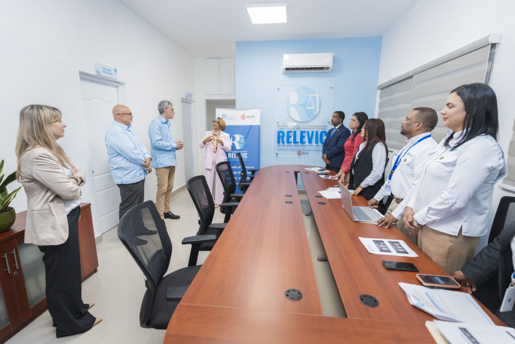 En el marco de una visita a República Dominicana, Álvaro Borrega, subdirector de Cooperación con Centroamérica, México y el Caribe de la Agencia Española de Cooperación Internacional para el Desarrollo (Aecid) y la Procuraduría General de la República realizaron labores de coordinación con el objetivo continuar garantizando la protección de los derechos de las víctimas y de otras iniciativas del órgano persecutor dominicano.