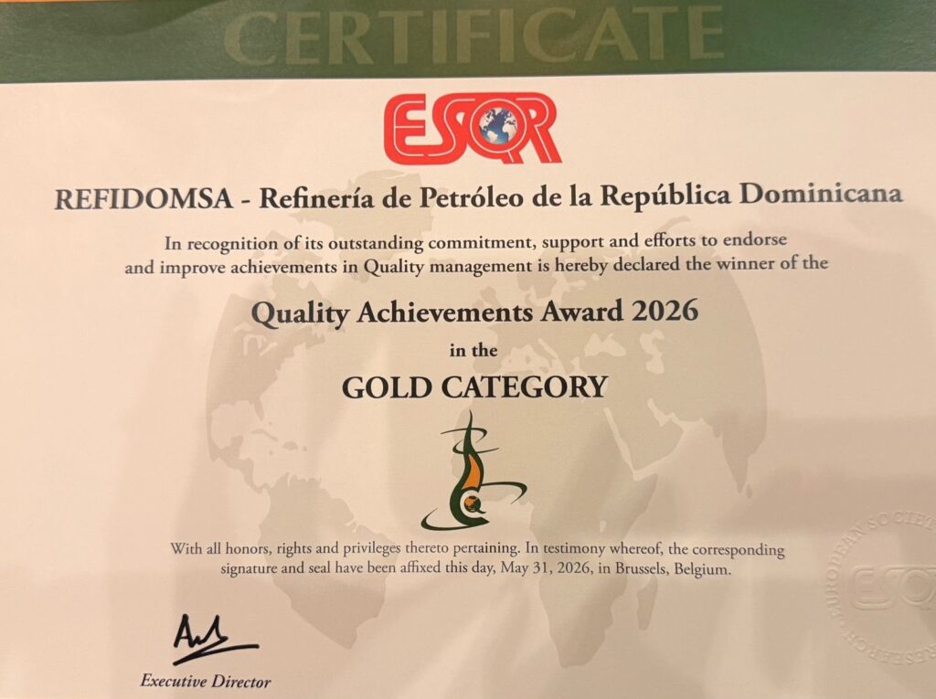 La Refinería Dominicana de Petróleo (REFIDOMSA) fue distinguida con el Quality Achievements Award 2026, un reconocimiento internacional otorgado por la European Society for Quality Research (ESQR), en reconocimiento a su compromiso con la calidad, la excelencia en la gestión y el desempeño institucional.