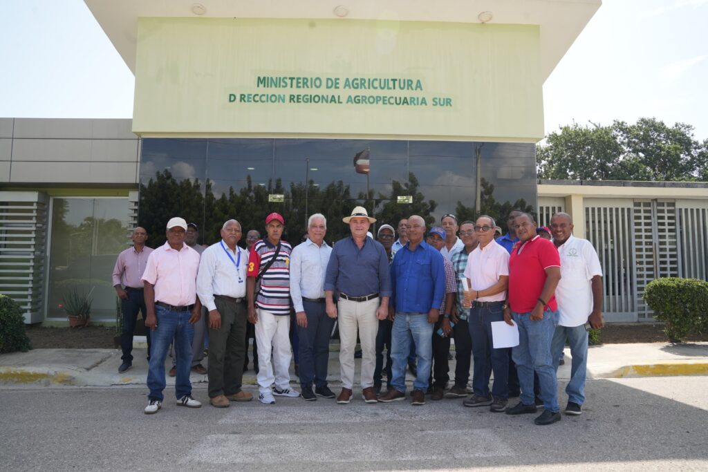 El Ministerio de Agricultura inició el protocolo para la reapertura del Proyecto de Desarrollo Agropecuario Valle de Juancho (PRODEVAJ), en cumplimiento de lo establecido en el Decreto 668-9, dando paso a una serie de medidas orientadas a reactivar uno de los proyectos agrícolas más importantes de la región Sur del país.