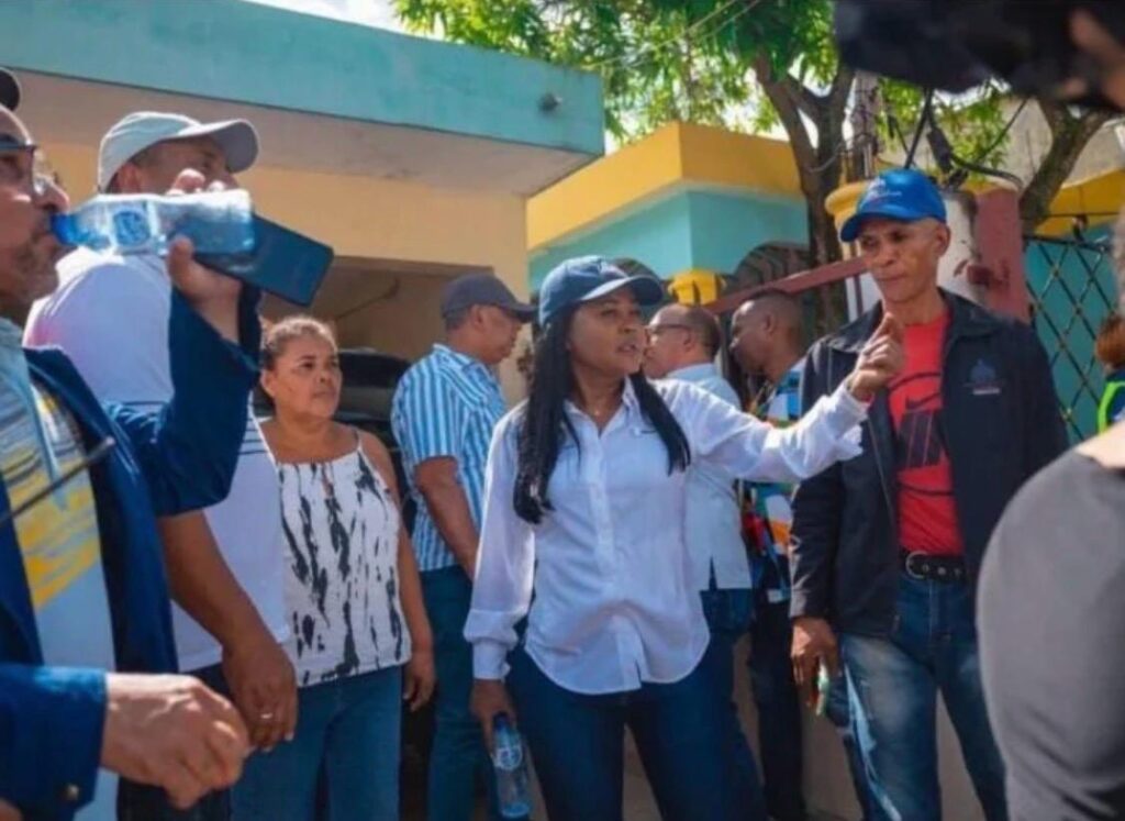 Scarlett Benzan precandidata alcaldia Santo Domingo Oeste PRM elecciones internas Francisco Peña opinion